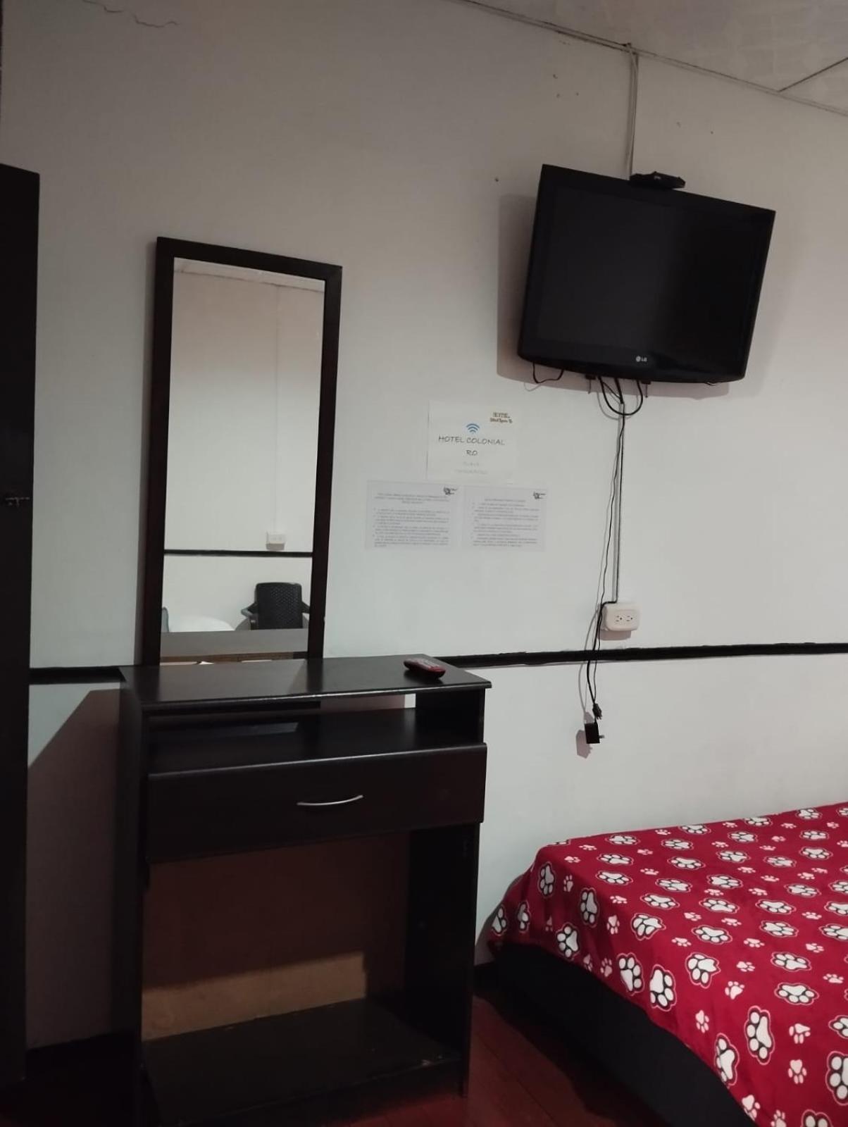 Hotel Colonial Armenia Ro エクステリア 写真