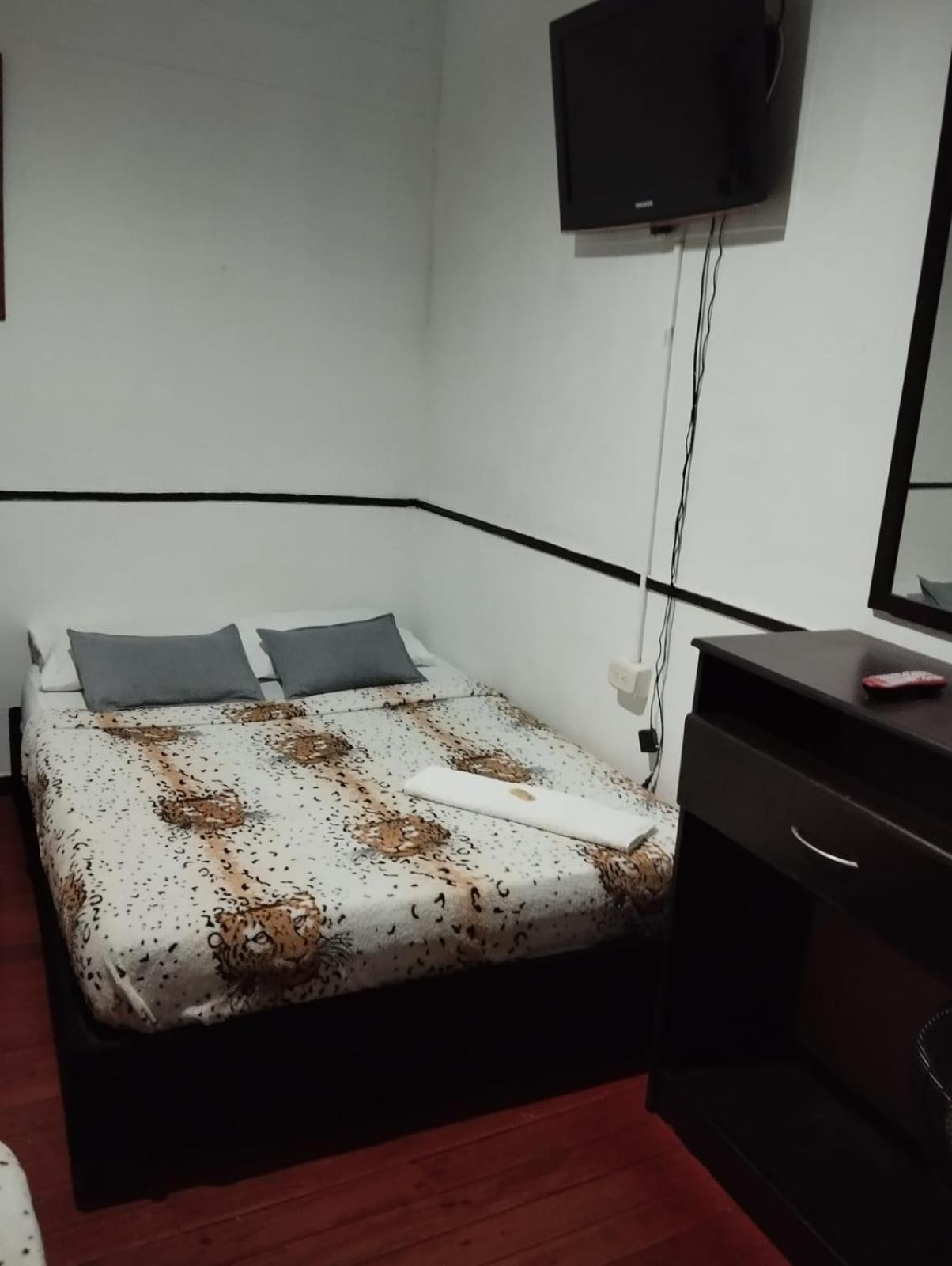 Hotel Colonial Armenia Ro エクステリア 写真